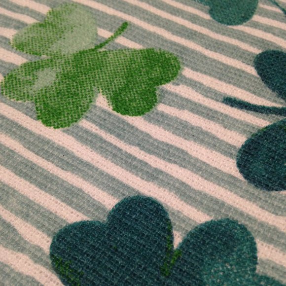 NWT St. Patrick's Day motif Kitchen Towel Set of 3. Shamrocks. - Picture 5 of 9